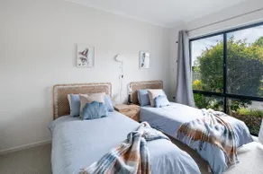 Walk-to-Beach and Town Home - Image 5