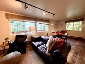 Langley Cabin|Minutes to Private Beach - Image 4
