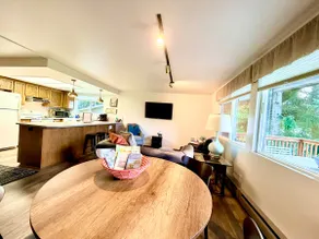 Langley Cabin|Minutes to Private Beach - Image 5