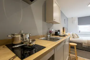 Chic Hideaway Studio in Central Derby - Image 3