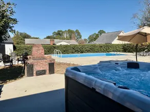 Spring View Oasis w Pool and Hot Tub in Wilmington - Image 3