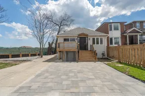 8 to 11 people in Spacious House & 1 Parking spot - Image 2