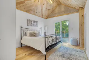 8 to 11 people in Spacious House & 1 Parking spot - Image 3