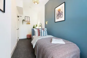 High-Spec Hartlepool 3 Bed - Walk to Marina & Town - Image 4