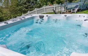 FoxRun Manor/Pet friendly/Pool &Hot Tub - Image 2