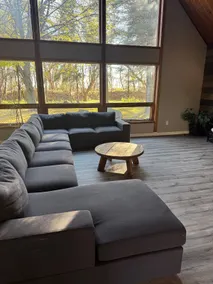 Spacious and Private Home in North Bay - Image 2
