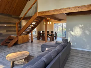 Spacious and Private Home in North Bay - Image 4
