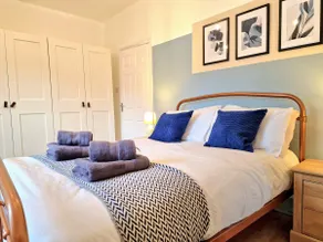 Stylish 3 Bedroom House, Perfect for Families and Groups - Image 3