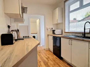 Stylish 3 Bedroom House, Perfect for Families and Groups - Image 4