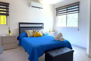 New Lovely 2-BR Apt w/Queen Bed + Free Parking+AC - Image 2