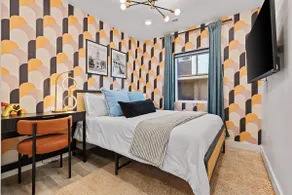 Downtown retreat, rooftop patio, EV charger, games - Image 3