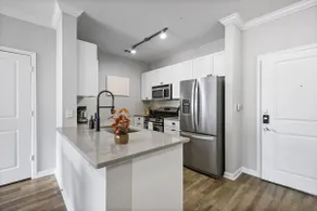 Lovely 2BR: Sleeps 5 I Free Parking I New! - Image 3