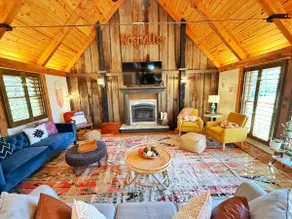 Hilltop Hideaway - Image 2
