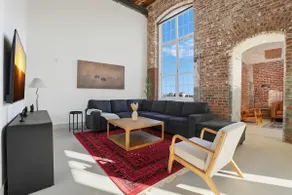 Bright & Cozy 2BR Apt w/ Parking - Image 2