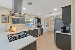 Cedar Park Family Home! Hot tub! Fire Pit! - Image 3