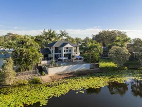 Lillypilly House Creekfront, Kayaks & Walk to Beach - Image 2