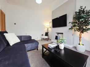 Albert House |Large Home Sleeps 7+ |Garden Parking - Image 4