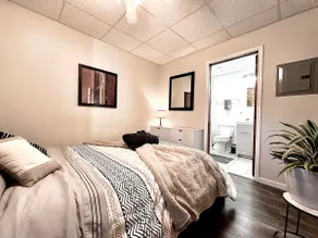 Cozy 1BR End Cottage W/D • Parking •Walk to Train - Image 3