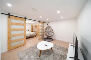 4 beds entire house, 15 mins to MTL - Image 3