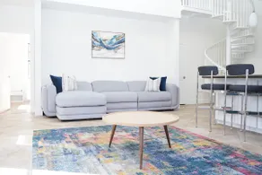Lakeside Luxury: Recently Renovated Home - Image 2