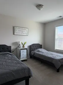 Spacious Retreat- Conveniently Located - Image 4