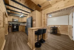 Cozy Cabin Feel • Large Yard • Dog Friendly • Bar - Image 5