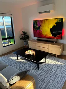 Modern Lagoon Escape | 3BR Waterfront Retreat - Image 3