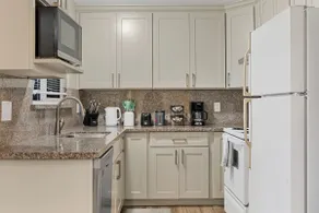Prime Location 2BR/2BA Near Santa Clara Uni & Tech - Image 3