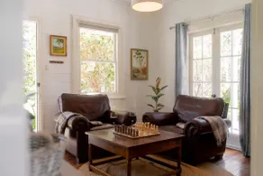 Lumsden Cottage Book 3, stay 1 night free in Nov - Image 2