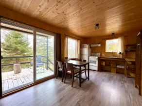 Peaceful stay at Lake Pohénégamook - cabin #2 - Image 3