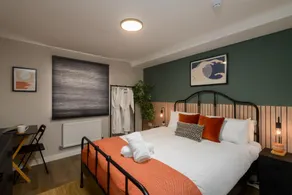 Benjamin Suite - Modern 3BR Apartment with Parking & WIFI - Image 2