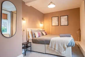 Charming 2-Bed Apartment in Bewdley Town Centre - Image 2