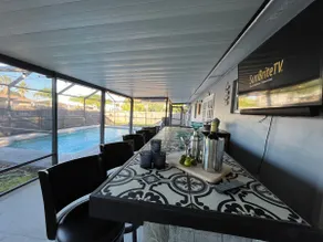Relax & Entertain: King Bed, Pool, Fully Fenced - Image 2