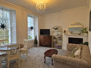 Bristol Victorian Apartment - Image 3