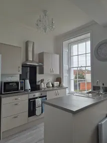 Bristol Victorian Apartment - Image 5