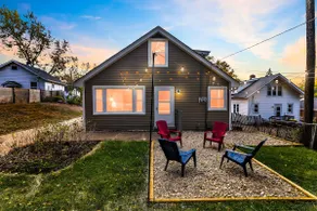 Duplex with Dual Kitchen & Living Rooms 2K/3Q Beds - Image 2