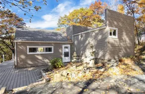 3BR Home - Hudson Valley Views, Woodbury Commons - Image 2