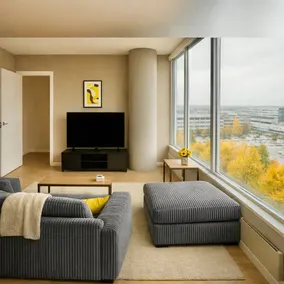 Serene Penthouse w Sunrise Views Downtown Bellevue - Image 4