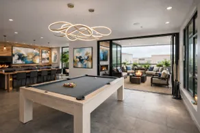 Serene Penthouse w Sunrise Views Downtown Bellevue - Image 2