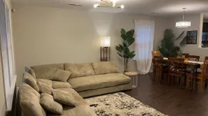 Spacious 4 bedroom House in University area close to PNC pavilion - Image 5