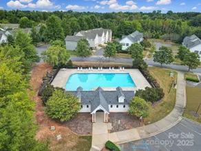 Spacious 4 bedroom House in University area close to PNC pavilion - Image 3