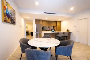 Lux Lakeside Stay - Image 5