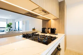 Lux Lakeside Stay - Image 5
