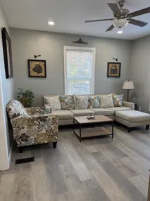 2-Bedroom Retreat in the Heart of Downtown Loudon - Image 5