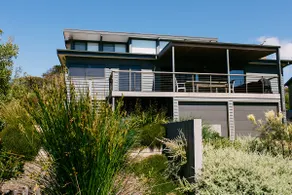 Relaxed Coastal Escape | Water Views - Image 2