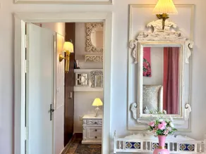 Paris Style Luxe Apartment In The Heart Of Noida - Image 3