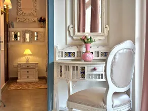 Paris Style Luxe Apartment In The Heart Of Noida - Image 3