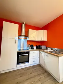 Urban Loft, Studio Near Station, Private Parking - Image 5
