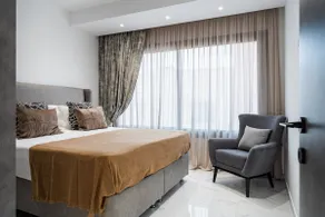 Casino & Mall Luxury Jacuzzi Penthouse Suite - Image 4