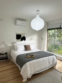 Family-friendly 1000sqm Forest Hill Retreat - Image 5